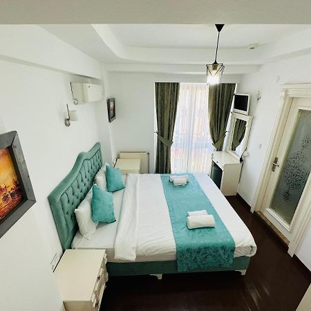 La Petite Maison Hotel Istanbul Exterior photo