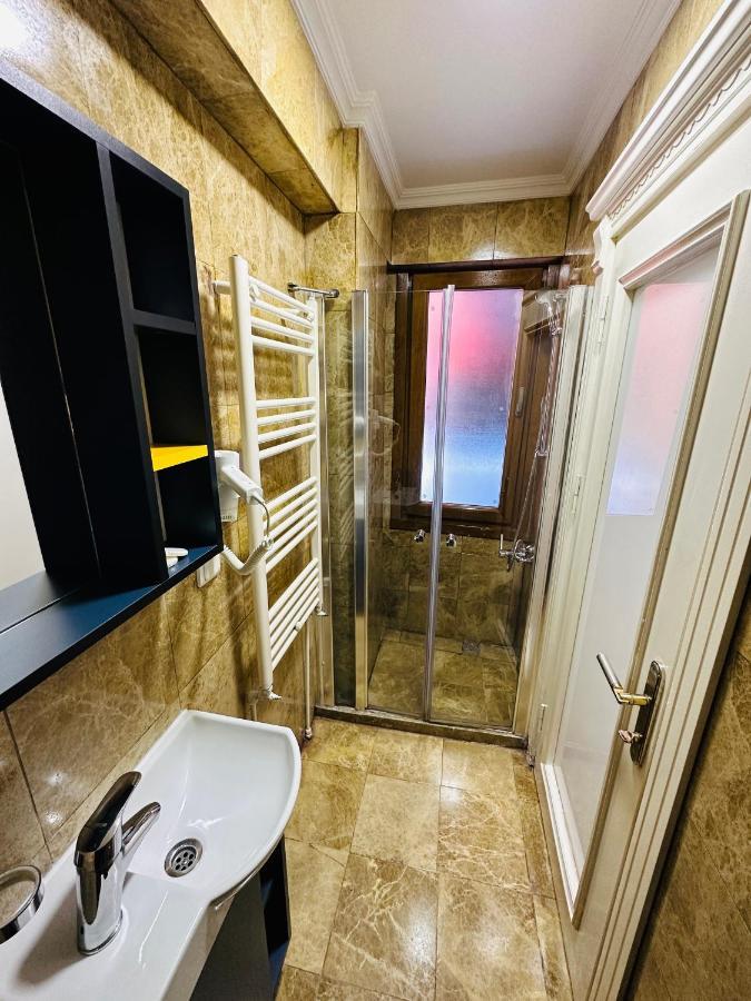 La Petite Maison Hotel Istanbul Exterior photo